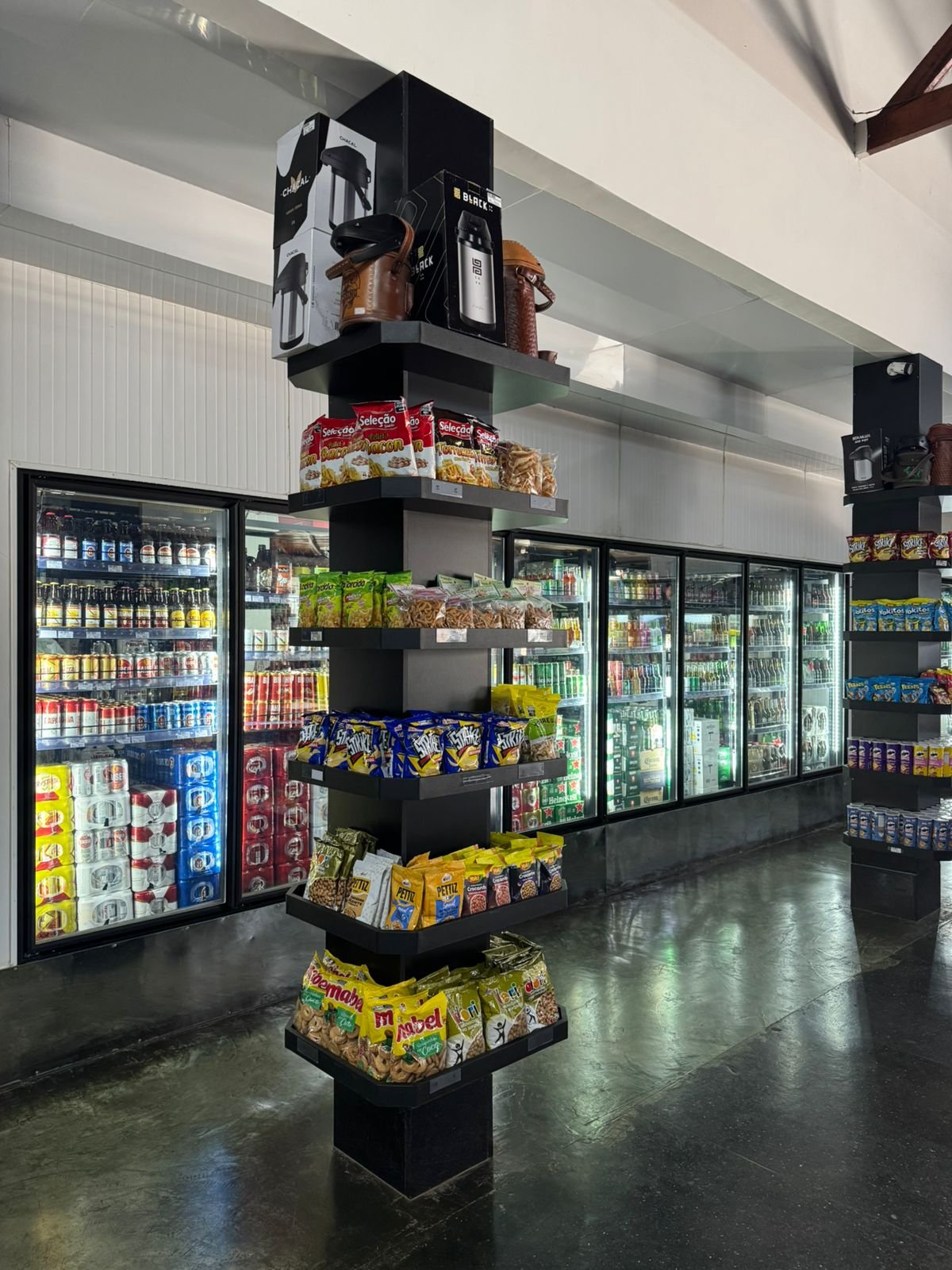 Refrigeradores com bebidas geladas